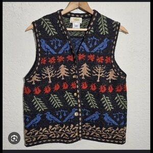 Cozy Nature-Inspired V-Neck Sweater Vest